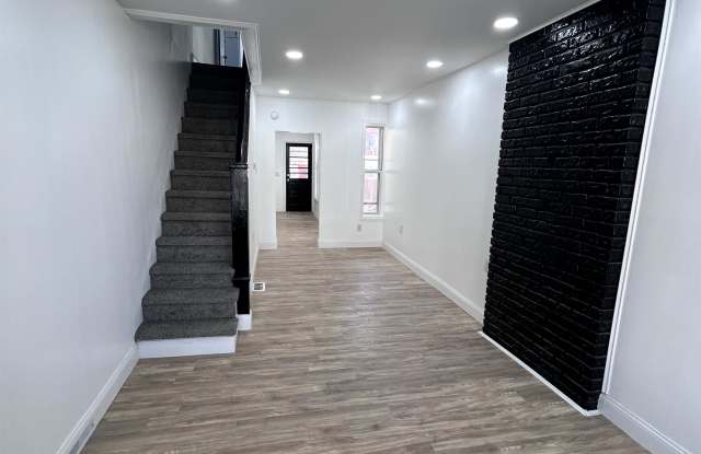 1332 Green Street - 1 photos photos