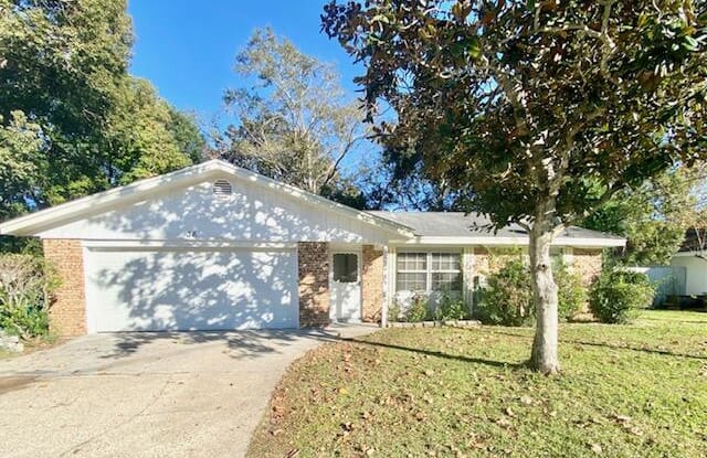 36 10Th Street - 36 10th Street, Lake Lorraine, FL 32579