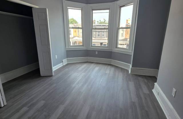 4542 North 19th Street Apt#2 Gallery 4