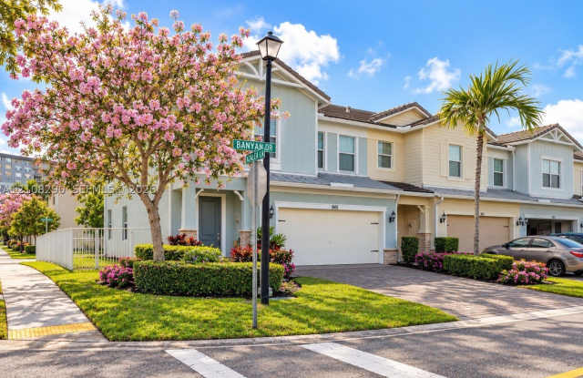 945 Banyan Drive Gallery 2