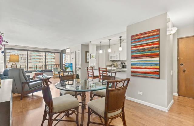 Stunning Ocean Views – Furnished 1BR at Discovery Bay, Waikiki Gallery 1