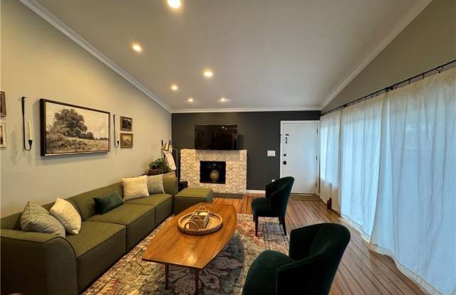 10141 Valley Circle Boulevard Gallery 4