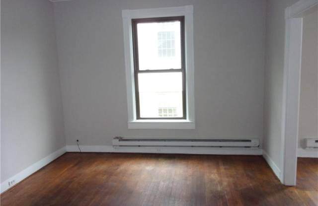 88 Oak Street Gallery 4