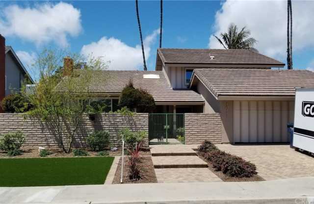 10111 Beverly Drive - 10111 Beverly Drive, Huntington Beach, CA 92646