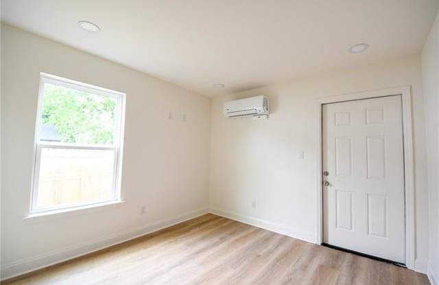 2311 Saint Anthony Street - 1B Gallery 4