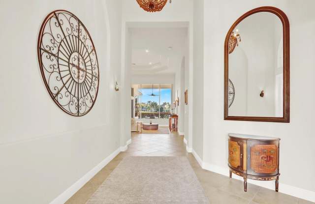 528 Les Jardin Drive Gallery 4