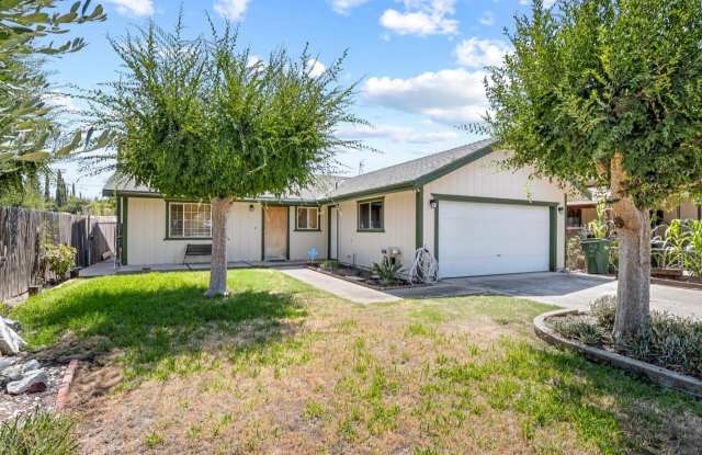 Large Spacious Home!! Gallery 1