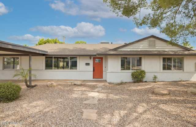 6332 E Earll Drive Gallery 3