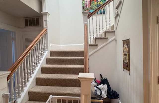 Charming 3 Bedroom Gallery 3