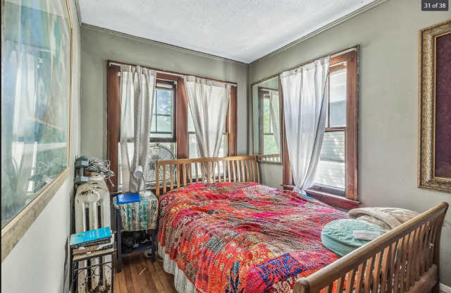 613-615 Snelling Ave N photos photos