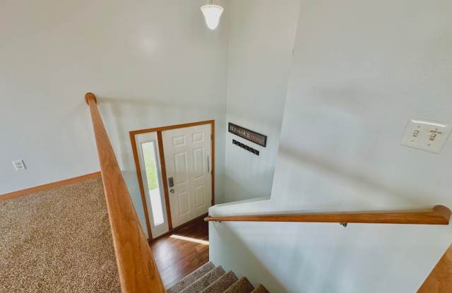 3 Bed, 2 Bath Twinhome! Gallery 3