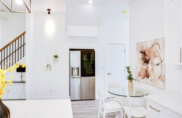 1166 MCDANIEL Street SW Gallery 4