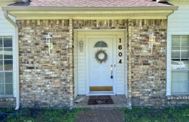 1604 Wagonwheel Drive Gallery 2