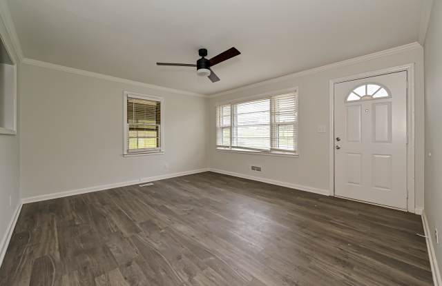 1640 Eaves Road Gallery 2