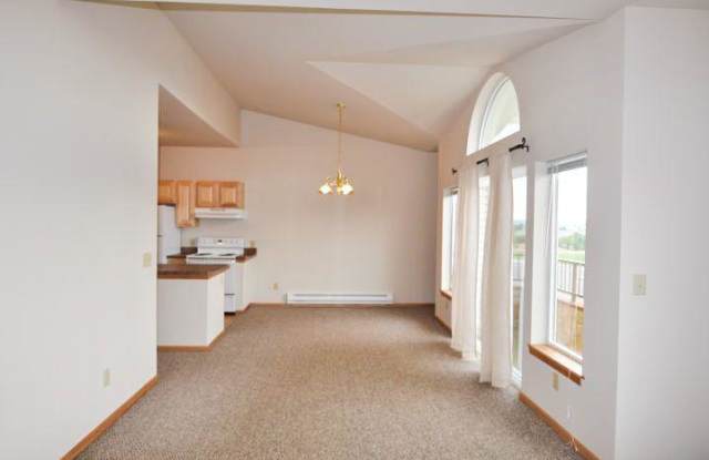 640 Lake Elmo Drive Gallery 2