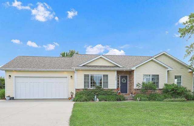 Spacious 5-Bedroom Retreat for Rent – Privacy, Comfort, and Scenic Views! photos photos