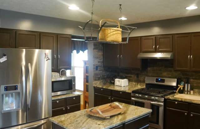 Your Dream Home Awaits! 5 Bedroom Home- Glyndon, MD Gallery 4