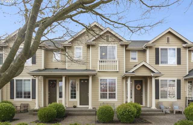 Available 2BD/2.5BATH Townhome in Desirable Fountain Court  Progress Ridge Area! photos photos