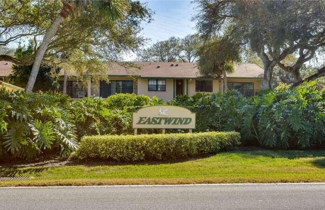 910 E Causeway Boulevard photos photos
