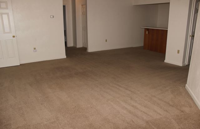 4 Bedroom 2 Bath Apartment 1st Floor Gallery 3