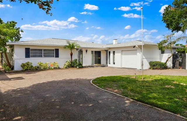 826 PLACIDO WAY NE - 826 Placido Way Northeast, St. Petersburg, FL 33704