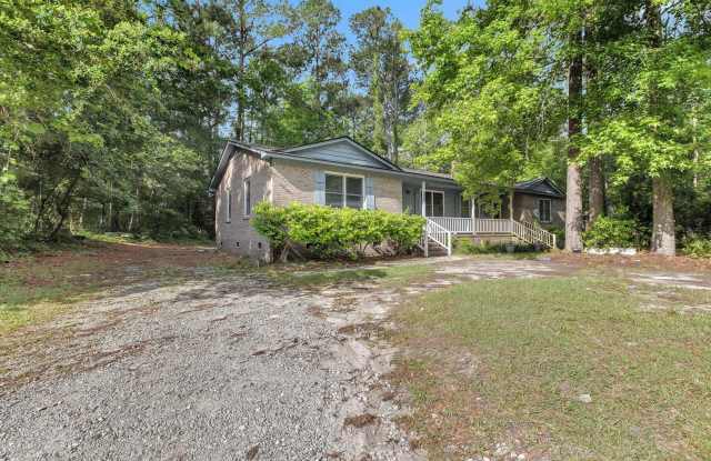 Charming 2-Bedroom Home in Desirable Wilmington, NC - 2314 Boardwalk Avenue, Wilmington, NC 28403