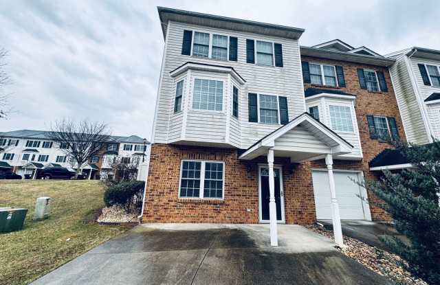 End Unit Wyndhurst Townhome photos photos