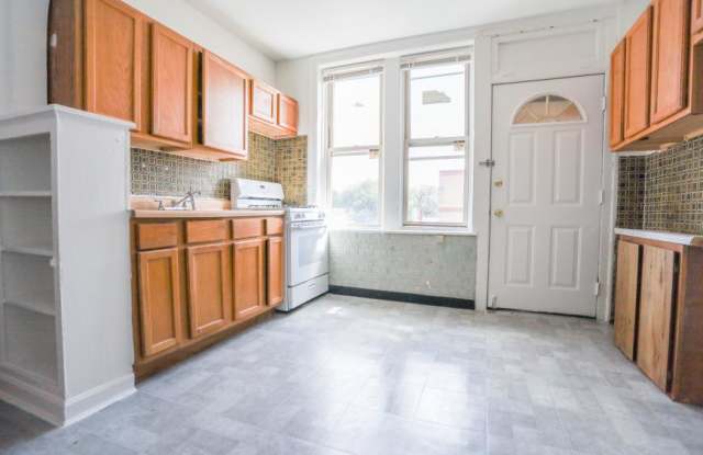 4728 West Addison - 4728 West Addison Street, Chicago, IL 60641