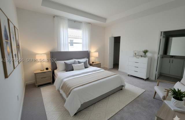 300 SE 10th Ct Gallery 3