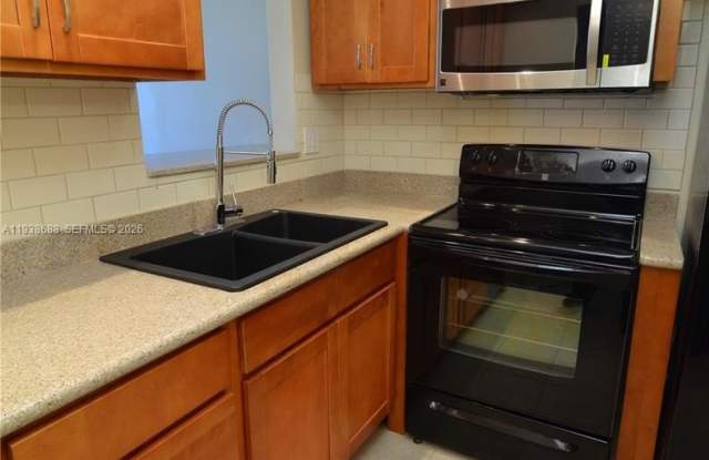 2935 NE 163rd St photos photos