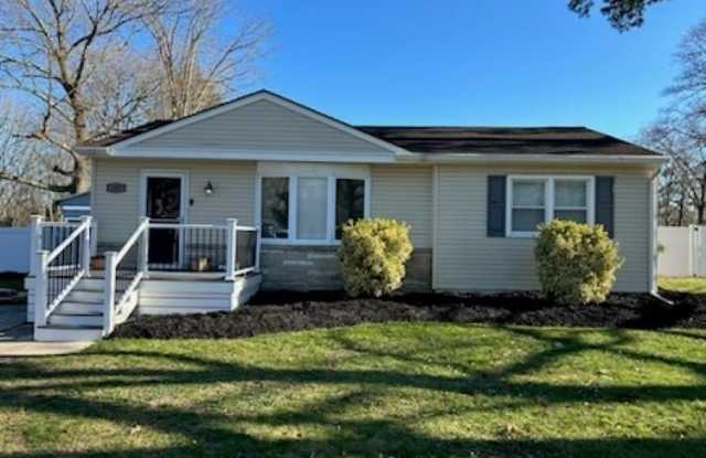 109 Ohio Ave photos photos