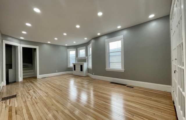 Charming 4 bedroom 1.5 Bathroom Home in South Minneapolis! photos photos