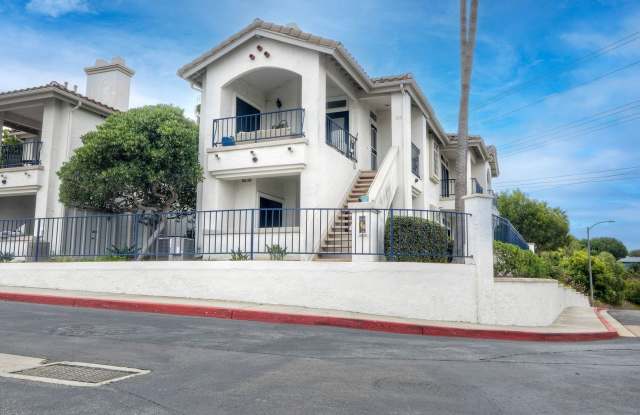 2Bed/2Bath End Unit in Gated Community~ Rancho Del Oro Gallery 1