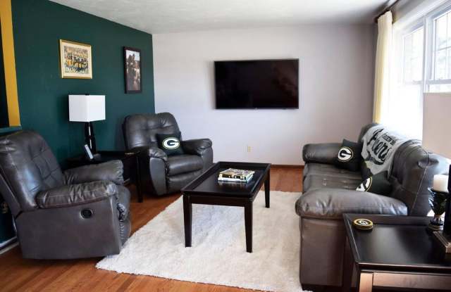 2234 S Oneida St -STR photos photos