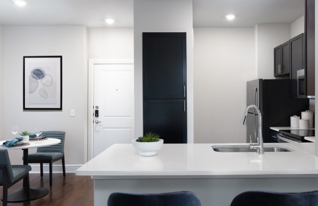 AVE Las Colinas Gallery 4