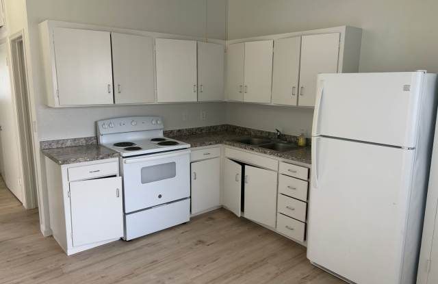 Six Hundred Park Ave photos photos