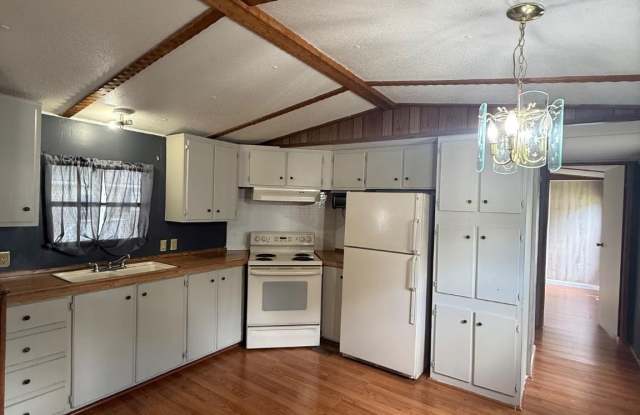 455 GANTT Drive Gallery 3