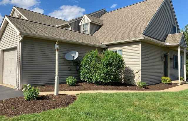 Spacious 3 Bed 2 Bath Townhouse In Lititz photos photos Spacious 3 Bed 2 Bath Townhouse In Lititz photos photos