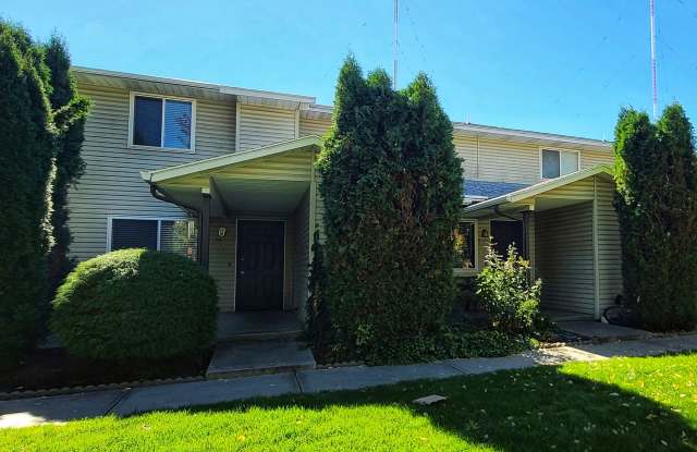 Beautiful 3 bed 2 bath Townhome in Boise! New Flooring! Ready for move in this week! photos photos