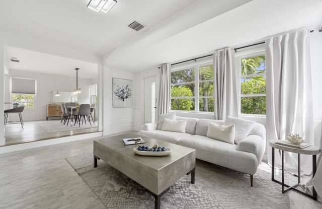 313 N 16TH Avenue N photos photos