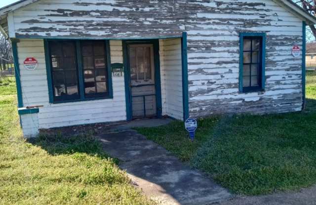 105 Milton Street - 105 Milton Street, Newport, AR 72112