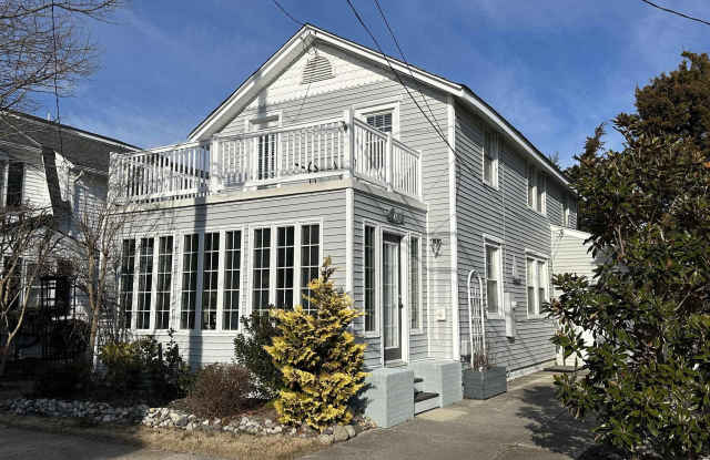 11 N Douglas Ave photos photos