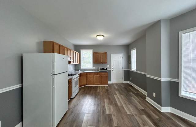 Baltimore - 2 bedrooms and 1 bath Available! Gallery 3