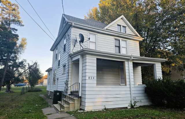 FOR RENT- 824 Logan Ave *PETS OK* *BUILD YOUR CREDIT* MOVE IN PROMO~~ SEC 8 ACCEPTED Gallery 1