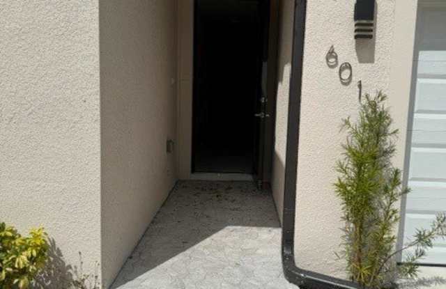 6013 ACORN Circle Gallery 2