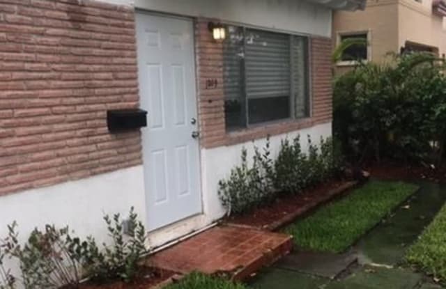1209 N Victoria Park Rd - 1209 North Victoria Park Road, Fort Lauderdale, FL 33304
