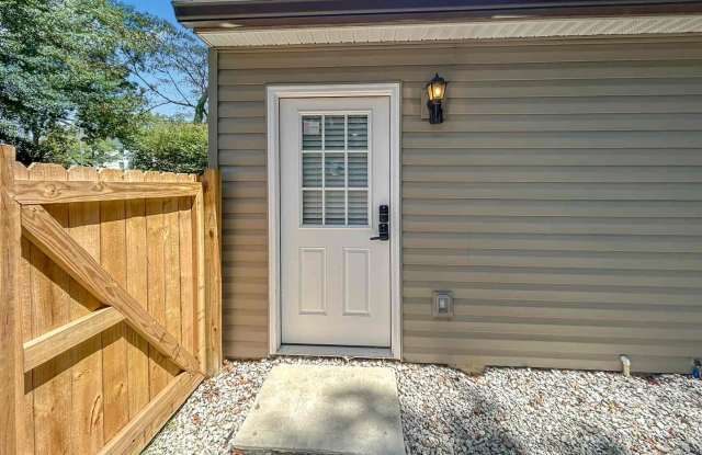 Hidden Gem in Brookhaven! 1 BR / 1 BA - The Perfect Apartment Alternative! Gallery 3