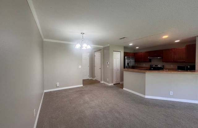 3-Bedroom, 2.5 Bath townhome for Rent in Tampa, FL| Garage Parking | Community Pool! Gallery 4