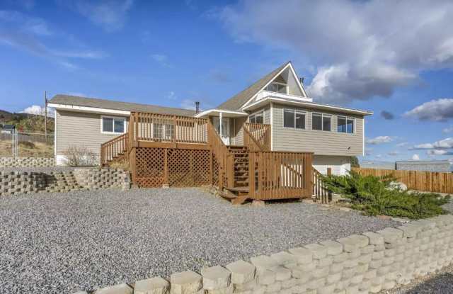 Charming 3-Bedroom Home in Mound House with RV Parking and Horse-Friendly Property Gallery 1