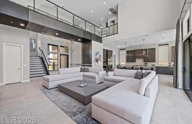 Mesa Ridge Luxury Oasis Earth Hues photos photos